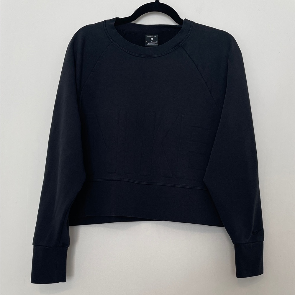 Nike Women's Black Embossed Logo Cropped Crew Sweatshirt size Medium